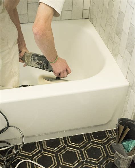 How To Refinish A Bathtub
